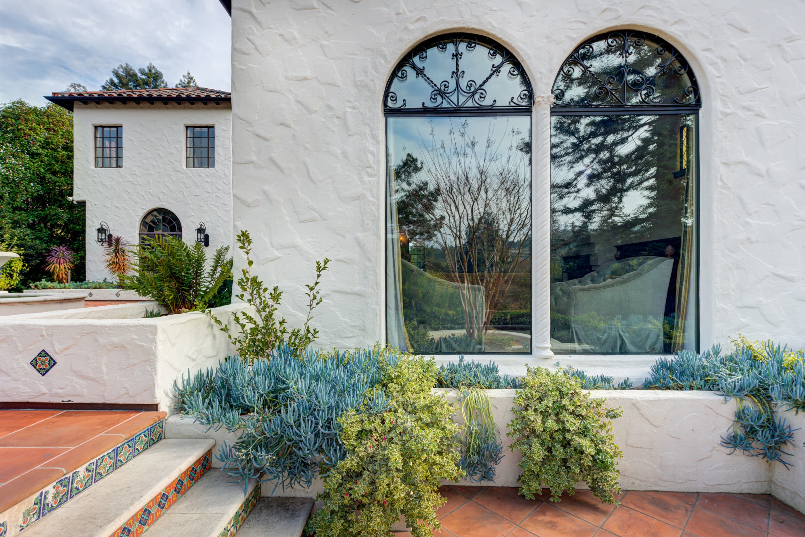 Hire a Design-Build Firm vs. Hiring Separate Contractors: Which Saves More in SF?